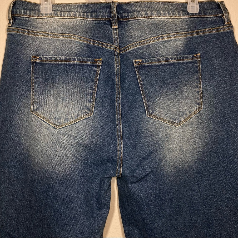 NWT FASHION NOVA Women’s Plus Size 18 Distressed High Rise Jeans Medium Wash - Picture 5 of 16